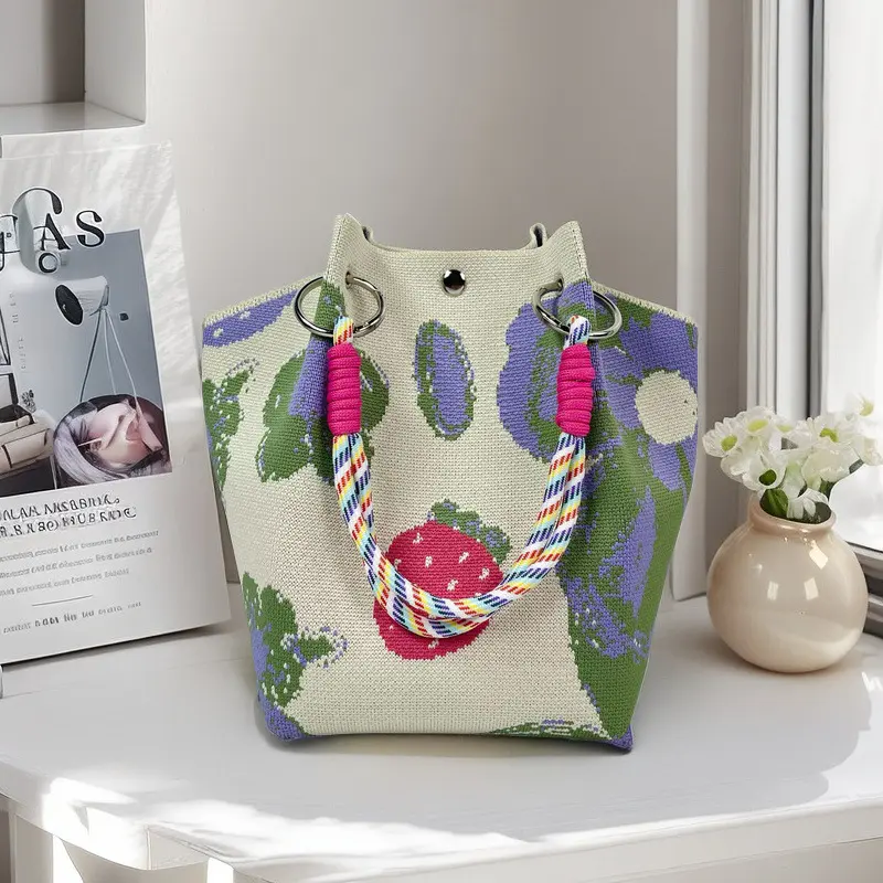 Flower strawberry beige