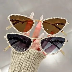 Rhinestone Frame Sunglasses Women Travel Party Wear Fashion Eyewear Oversized Decorative Design Lightweight Comfortable Visual Protection