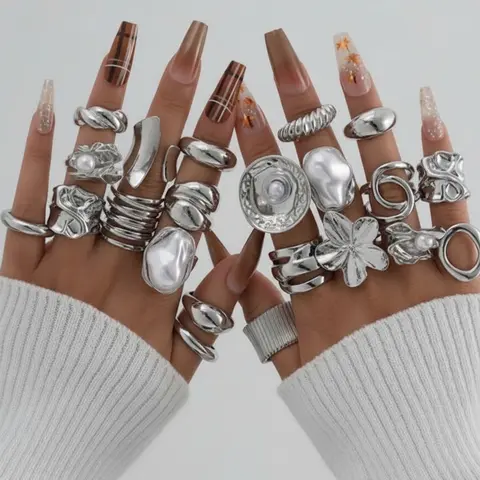 22 pcs Chunky Vintage Wide-Face Asymmetric Floral Statement Ring Sets, Stackable Finger Rings for Women's Daily Wear and Gifts, Boho Style Fashion Rings