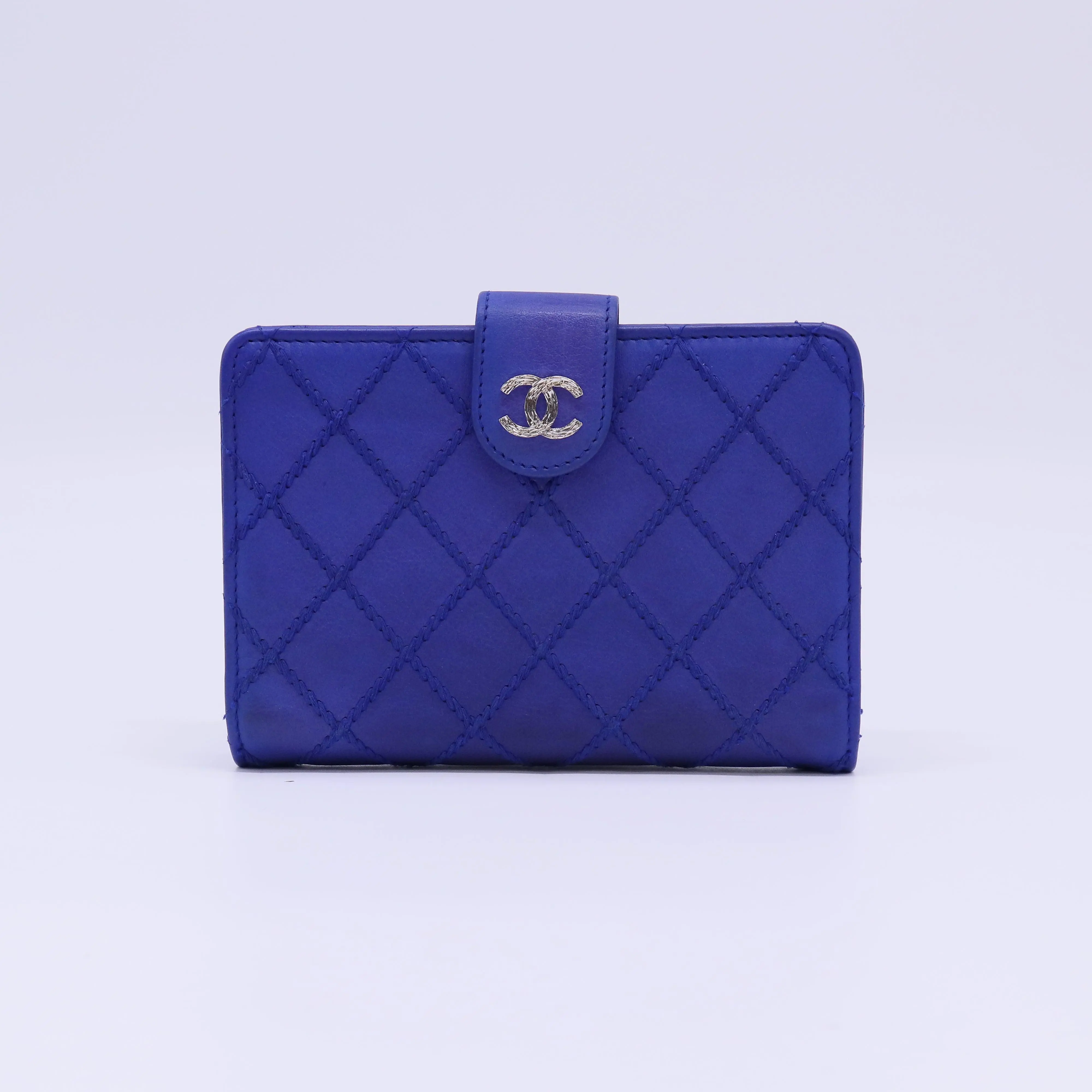 Pre-owned CHANEL Leather Small Leather Goods Classic French Flap Wallet W22098