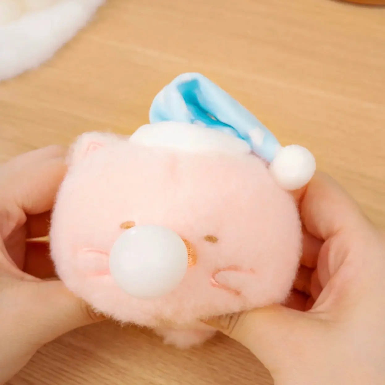 52TOYS Kawaii Plush Keychain, Fluffy Round Stuffed Toy, Creative Gift for Birthday Parties, Room & Desktop Decor