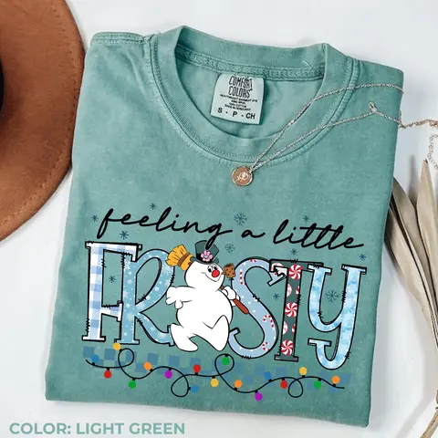 Comfort Colors Retro Feeling a Little Frosty Shirt, Funny Christmas Snowman Graphic Tee, Cozy Winter Holiday T-Shirt, Xmas Party Apparel, Cute Christmas Gift
