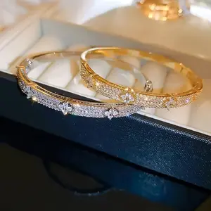 Elegant 4-Leaf Clover Bracelet for Women, Gold-Tone Link Chain Paved with Sparkling Cubic Zirconia, Daily Banquet Jewelry