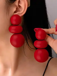 Pair of Exaggerated Metal Geometric Earrings, Bold Statement Jewelry, Unique Design Ear Studs, Perfect for Fashion Enthusiasts