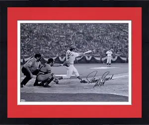 Framed Johnny Bench Cincinnati Reds Autographed 16" x 20" Black & White Hitting Photograph with "HOF 89" Inscription - Fanatics Authentic Certified