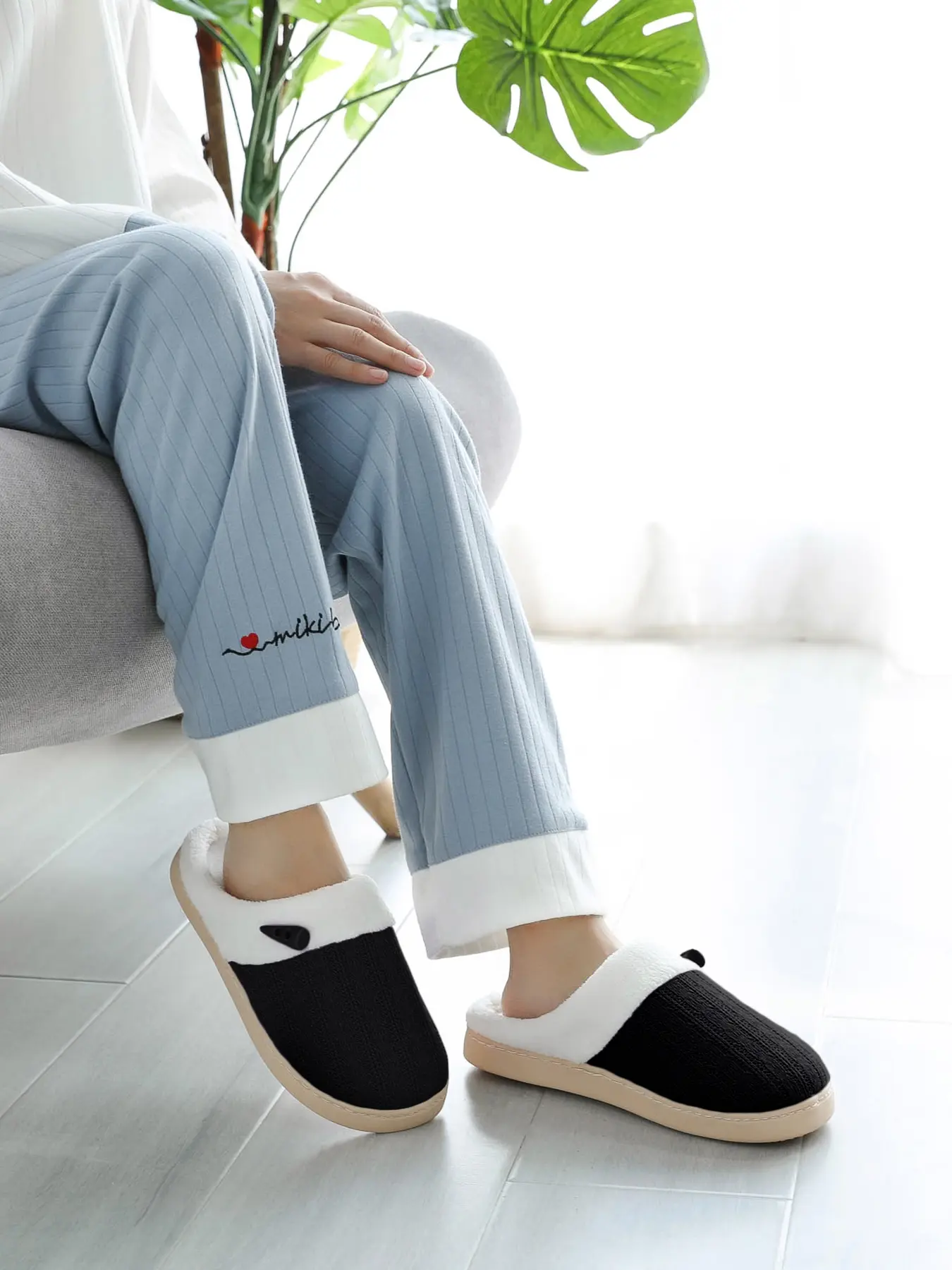Women's Slippers Scuff Comfy Lightweight House Shoes Slip on Memory Foam Bedroom Slippers Indoor Outdoor Home Shoes with Soft Terry Lining