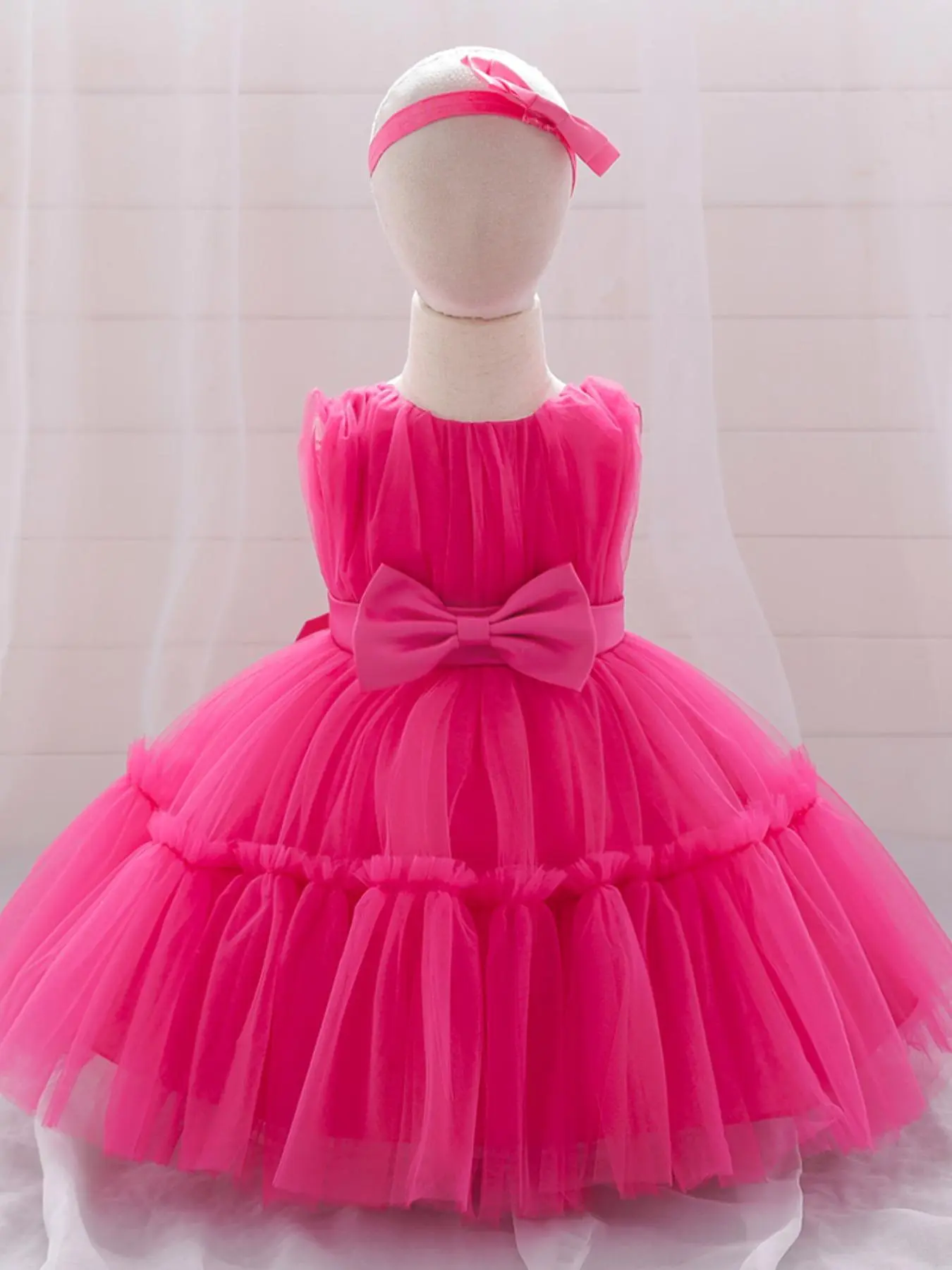 Girl's Mesh Bow Decor Tiered Layer Fit and Flare Dress with Headband, Cute Sleeveless Round Neck Party Dress Birthday Dress for Performance Show Wear, Kids Clothes for Summer