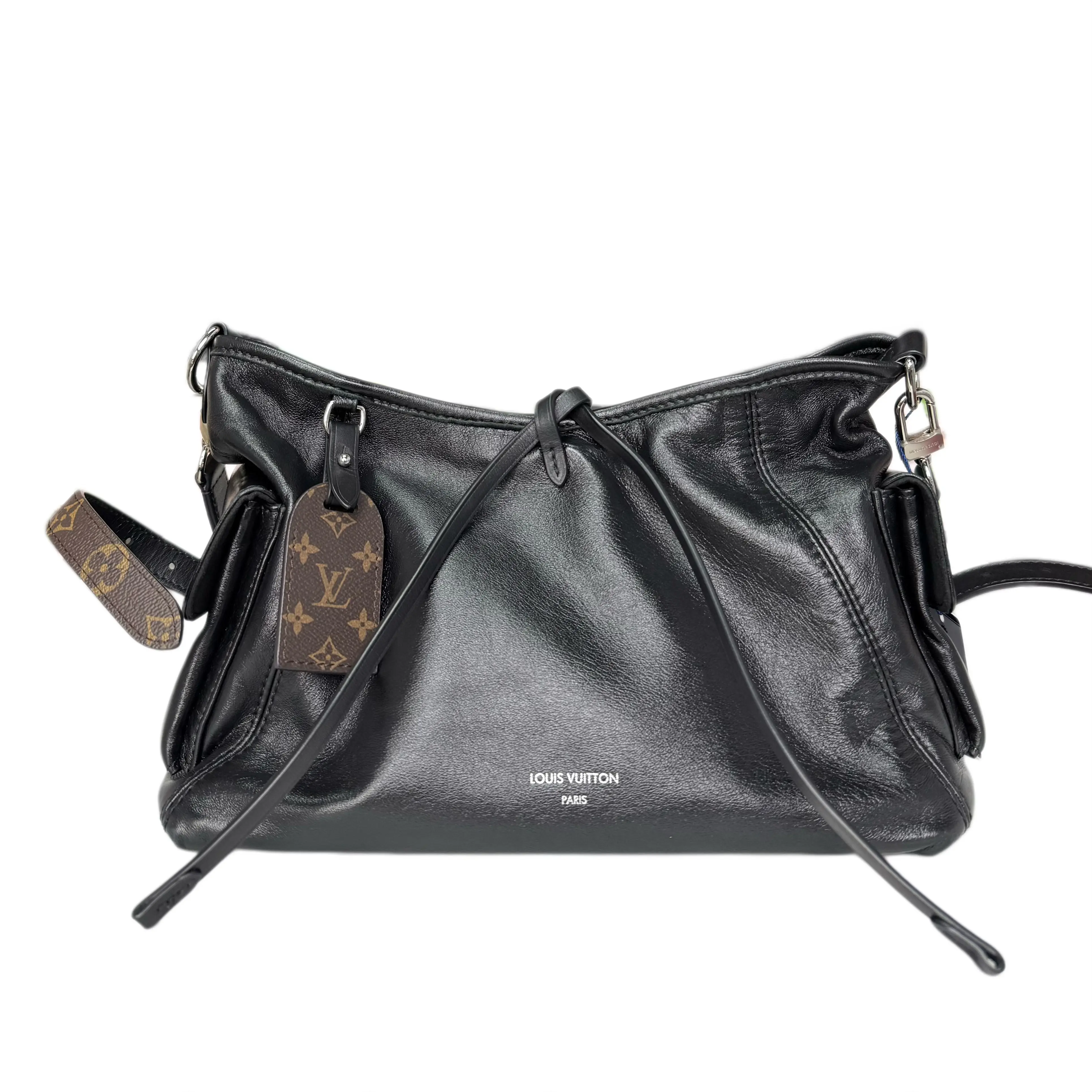 Pre-owned Louis Vuitton lambskin Shoulder Bags Black leather CarryAll Cargo Vibe PM