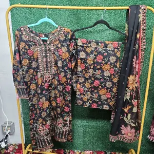 Pakistani 3-Piece Summer Wear Suit