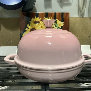 High quality enamel cast iron Dutch pot with lid enamel pot, non stick pot, bread oven set for baking sour bread, suitable for frying, baking, stir frying, stewing, etc., essential for homemade bread, ideal perfect gift, 5 quarts