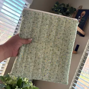 Yellow Daisy’s iPad/ Laptop sleeve + handmade + sewing sleeves