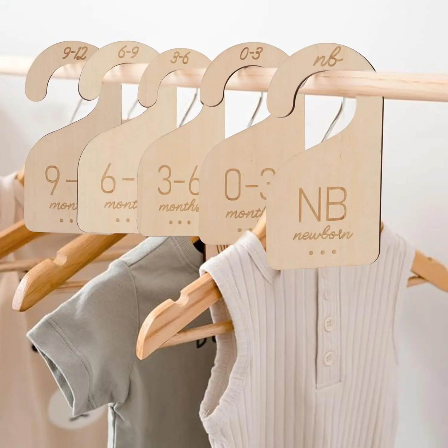 Closet Dividers Wooden - Clothes Size Markers for ,Organize  Closet Hanger,  Closet Dividers, to 24 Months for Home  Clothes