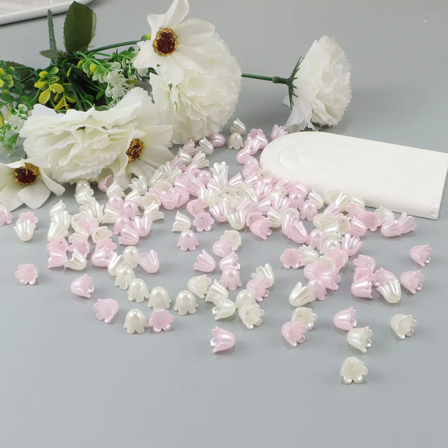 100pcs and Acrylic Bell Flower Beads Caps, Beads for Bracelets, DIY Handmade Jewelry Making Supplies, Diy Jewelry Decoration, Bracelet Necklace Accessories, DIY Beading Accessories