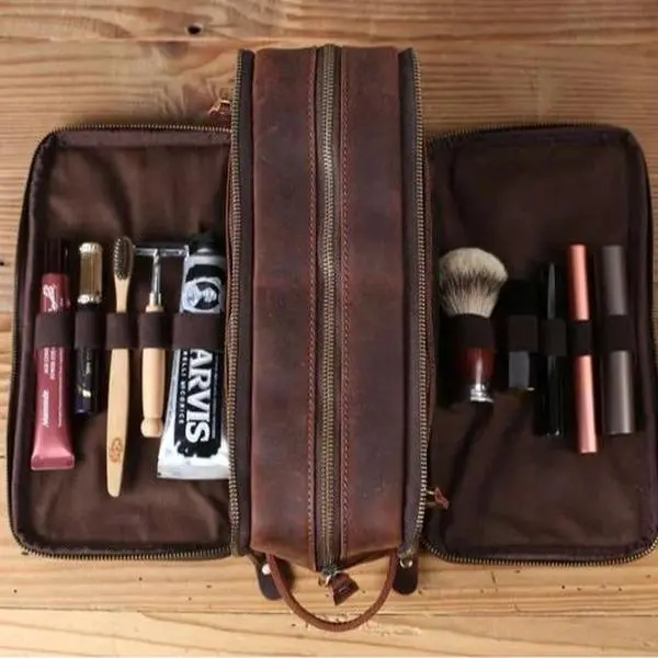 Personalized  Groomsmen Gift, Leather Toiletry Bag, Leather Dopp Kit, Men's Shaving Kit Bag Travel Essentials