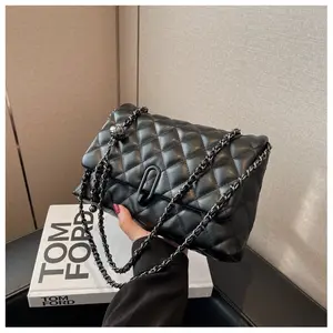 Small Size Diamond Shape Pattern Leather Crossbody & Shoulder Bag, Fashionable Versatile Commuting Bag for Daily Wear, Elegant Adjustable Mental Chain Shoulder Bag, Valentines Gift,
