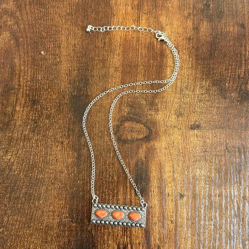 Orange Bar Necklace in a Western Style, A Chic and Bold Statement Piece with Rugged Elegance for Any Occasion, Complements