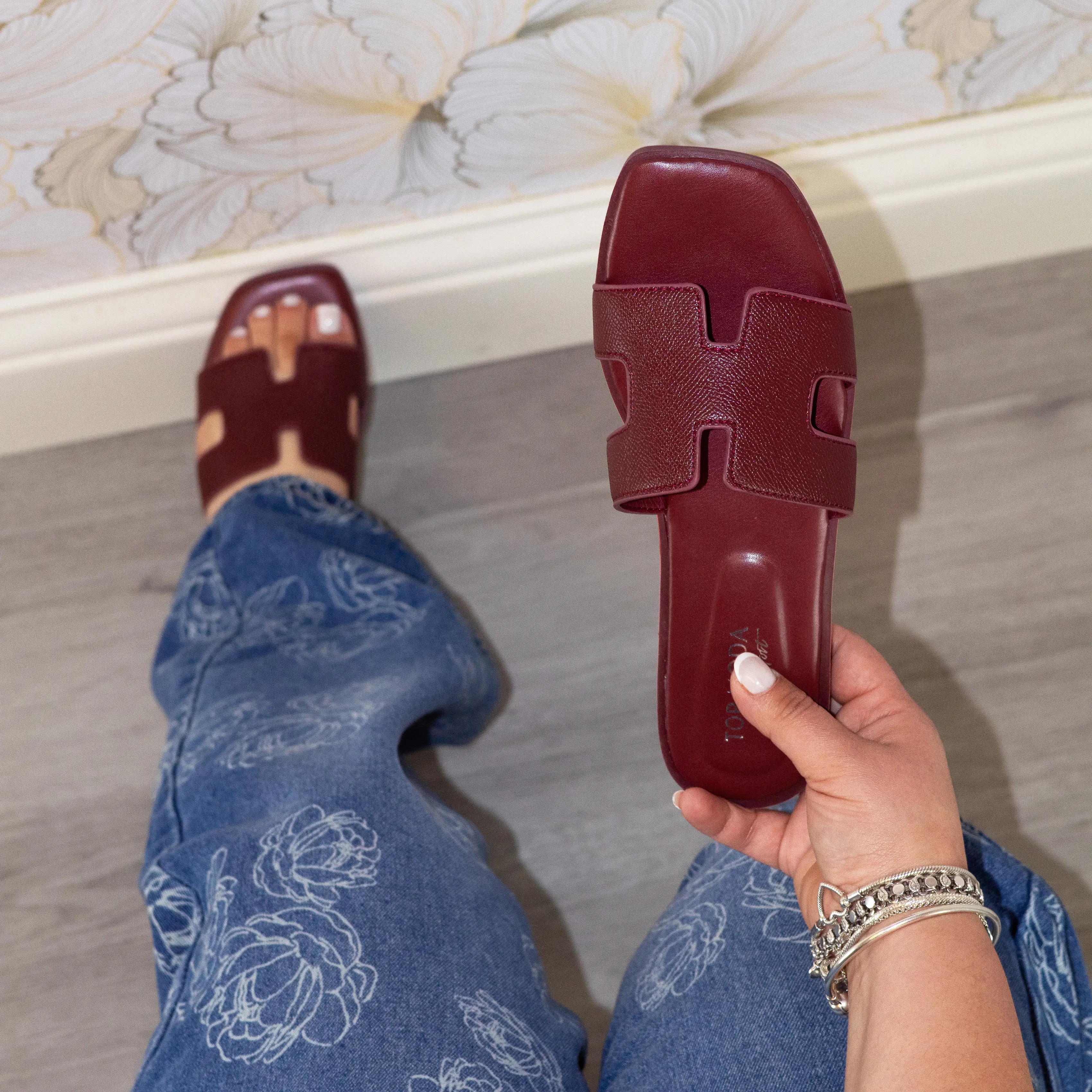 Sydney - Women's Comfort Insole Square Toe Slippers Faux Leather Slide Sandals for Everyday Wear Open Toe Summer Plain Pattern Synthetic Material