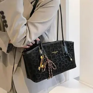 Retro Versatile Women's Shoulder Bag Trendy Underarm Bag Simple Leopard Print Handbag Lightweight Casual Women's Bag with Stylish Bow