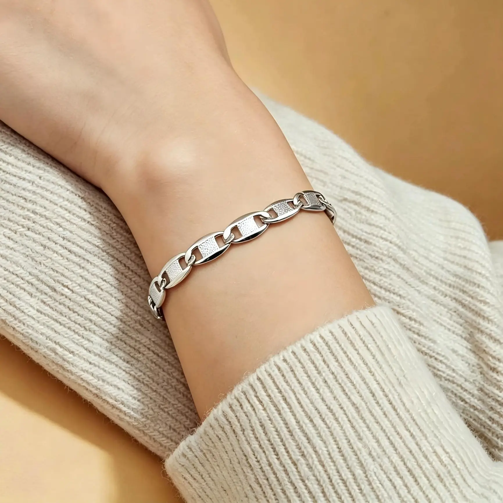 S925 Sterling Silver Textured Figaro Chain Bracelet with Engraved Heart Pattern, Hypoallergenic Solid Silver Link Wrist Bangle, Elegant Stackable Fine Jewelry Gift for Birthday Anniversary