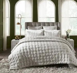 Bailey Tufted Velvet Quilt
