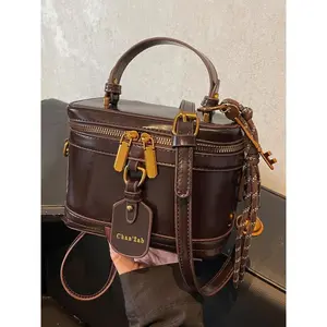 Women's Elegant Minimalist Handbag – Retro Simple Crossbody Purse with Charm, Casual Versatile Shoulder Bag for Daily Commuting & Trendy Style