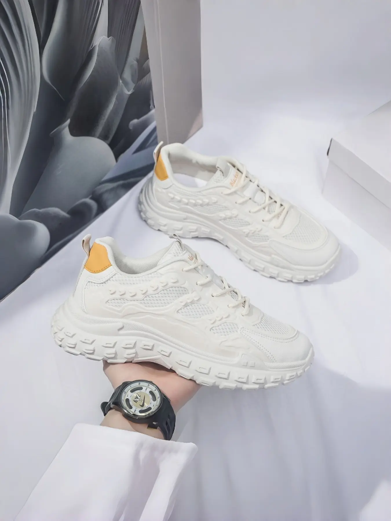 Autumn men's new breathable mesh shoes, men's trendy and versatile thick soled anti slip and wear-resistant sports casual dad shoes Walking Shoes