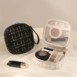 Small Portable Perfume Storage Bag, Organizer Pouch, Compact Travel Organizer, Essential Oil Holder, Perfect for On-The-Go Use, Durable and Stylish Design