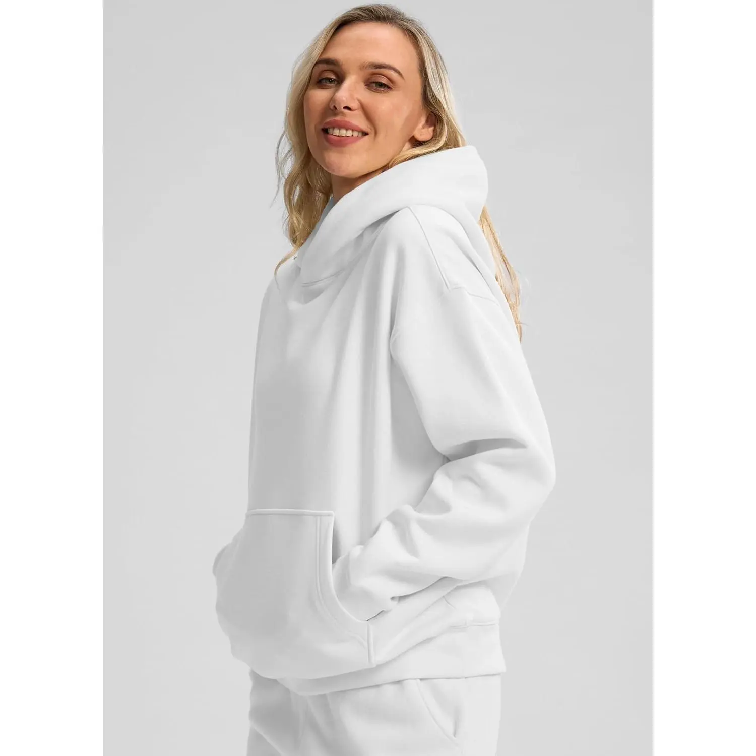 Women's Oversized Fleece Hoodie with Pocket - Loose Fit Casual Athletic Workout Pullover Sweatshirt Comfortable Warm Fleece-Lined Hooded Sweatshirt for Women's Daily Wear Gym Yoga Running Outdoor Activities Women's Oversized Fleece Hoodie with Pocket - Loose Fit Casual Athletic Workout Pullover Sweatshirt Comfortable Warm Fleece-Lined Hooded Sweatshirt for Women's Daily Wear Gym Yoga Running Outdoor Activities