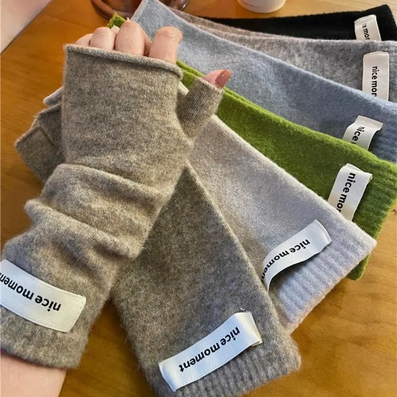 Women's Seamless Knit Half-Finger Gloves - French Relaxed Style, Personalized Casual Design, Autumn-Winter Warm Fashion Accessories, Seamless Knit Gloves, Personalized Gifts, Knits Women's Gloves