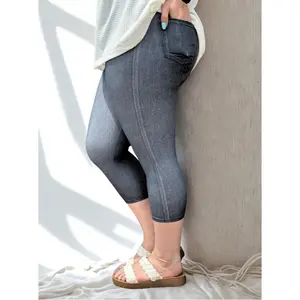 Black Denim Capri w/ Butt Pockets