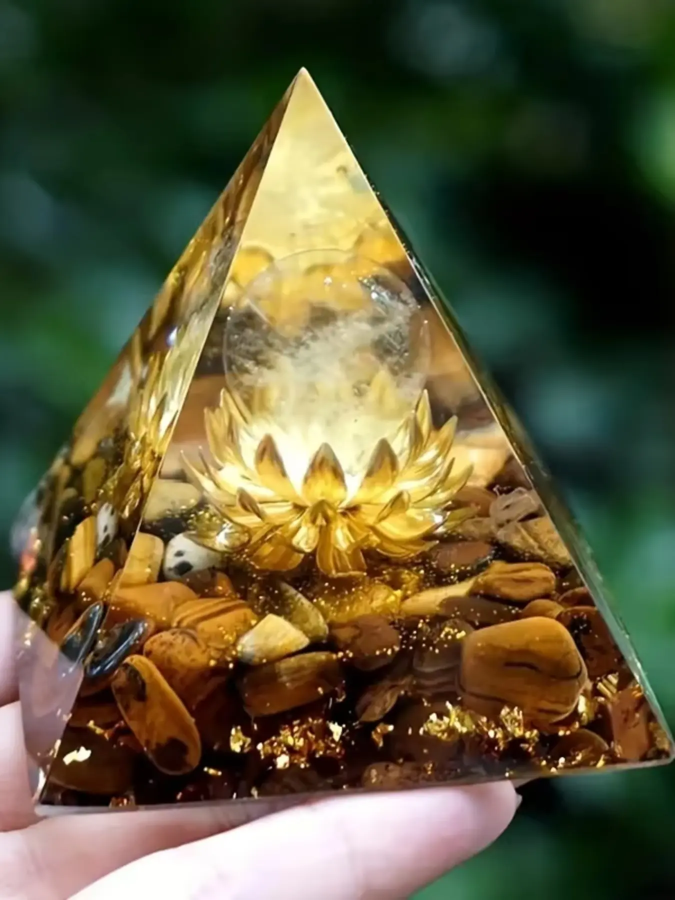 Transparent Crystal Tiger Eye Lotus Symbol Pyramid, Positive Energy and Guidance, Tiger Eye Lotus Symbol Ogen, Spiritual Healing Tool, Chakra Healing Crystals, Unique Crystals, Crystal Decor