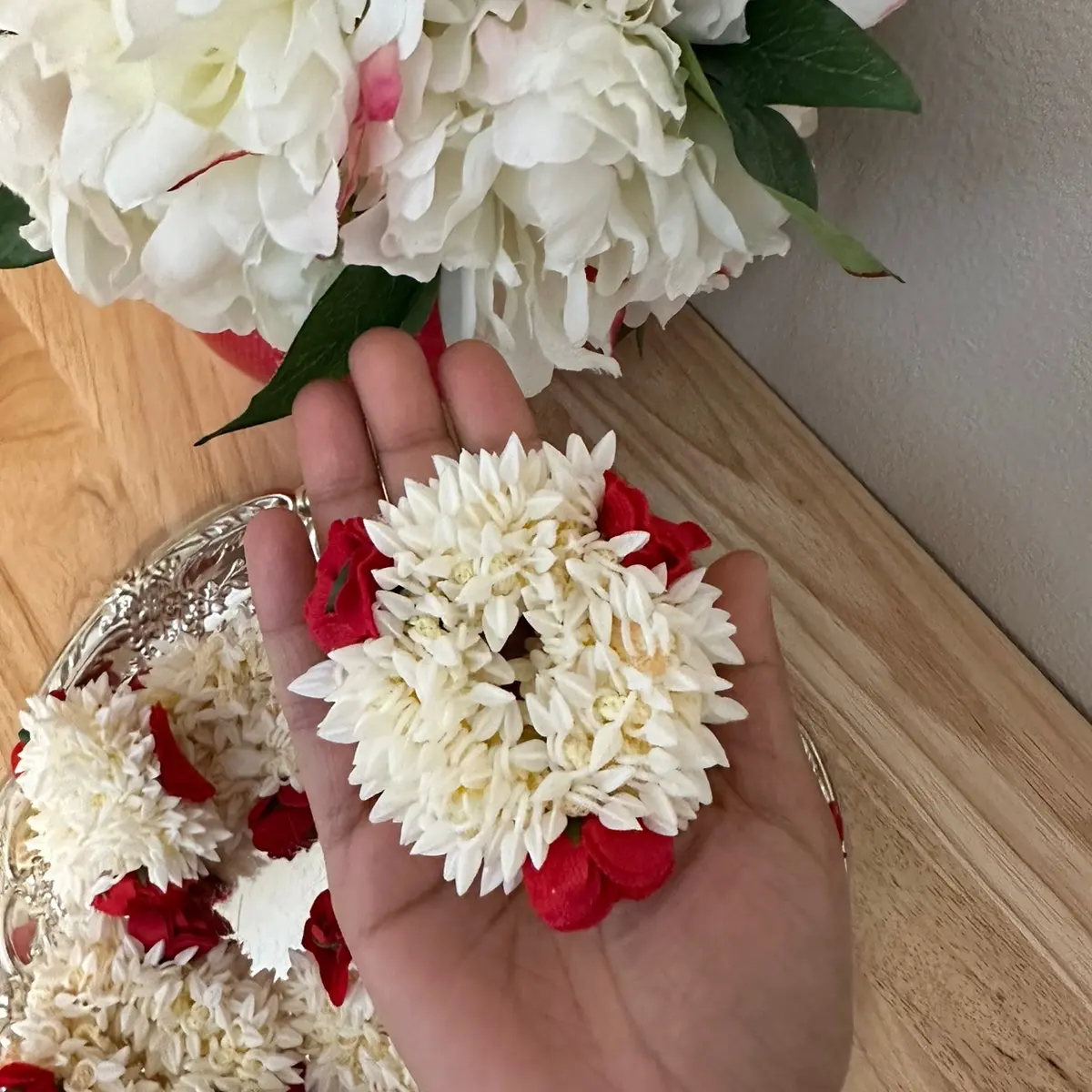 Nepali-Inspired Floral Gazara Hair Accessory - Elastic Hairband Crown with Flower Embellishments, Crown Design, Festival-Inspired, Secure Fit for Festival Wear, Elastic Bands, Floral Print, Gazara Crown