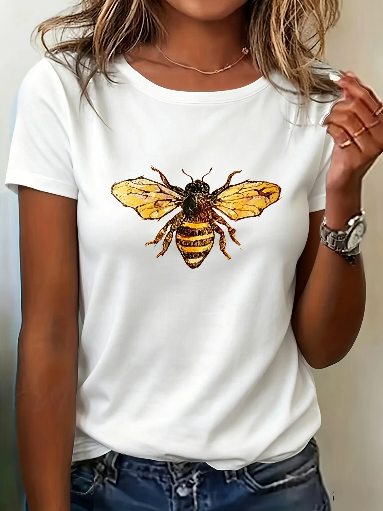 Women's Retro Bee Print T-Shirt - Short Sleeve Cre