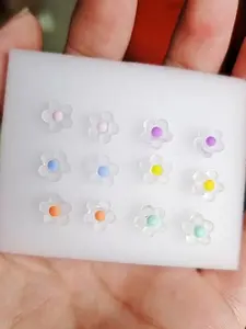Resin Matte Small Flower Stud Earrings, Cute All over Print, Korean Style, Full Ear Piercing Jewelry, Suitable for All Seasons