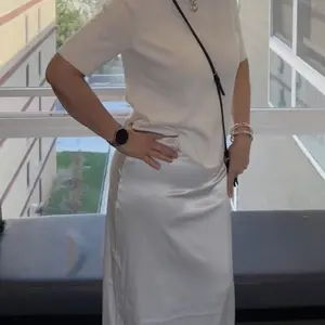 Elegant High-Waisted Mermaid Long Skirt with a Silky Draped Effect, Slimming Solid-Color Fashion Skirt with Glossy Design