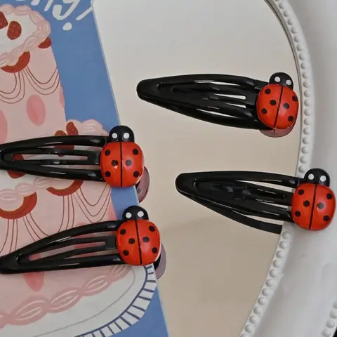 Set of 4 Ladybug Decorative Hair Clips, Hair Clip In, Cute Animal Design Hair Accessories for Girls, Perfect for All Seasons, Ideal Gift Idea, Super Cute Clips