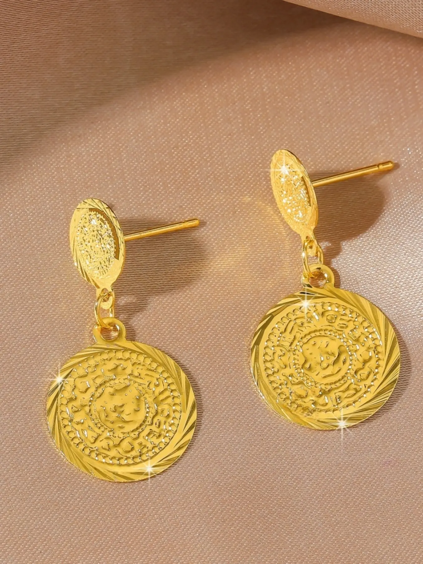 High quality antique coin stud earrings, 24k copper plated, perfect gift for girlfriends, luxurious daily jewelry for women, shining earrings, Round earrings, ethnic pattern earrings, unisex earrings, Ramadan gift