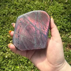 Labradorite FreeForm - Natural Stone with Unique Patterns and Colors