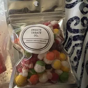 Product Review of Freeze dried fruit rollups freeze dried candy freeze dried sample pack freeze dried variety Snack Natural fun viral freeze  dried freeze dried candy from P**t f**l o** s**e **