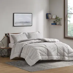 Intelligent Design ID10-2299 90 x 90 x 1 in. Remy Quilted Chevron Comforter Set, Gray - Full & Queen Size