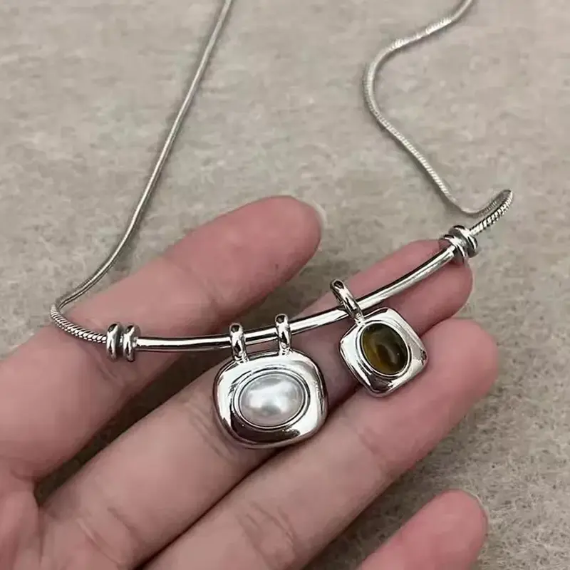 1 Piece Minimalist Unique Twin-Tone Tiger's Eye Imitation Pearl Geometric Pendant Necklace - Stylish Fashion Accessory Women's Fashion Everyday Versatile Party Trendy Jewelry Necklace Jewelry Accessories