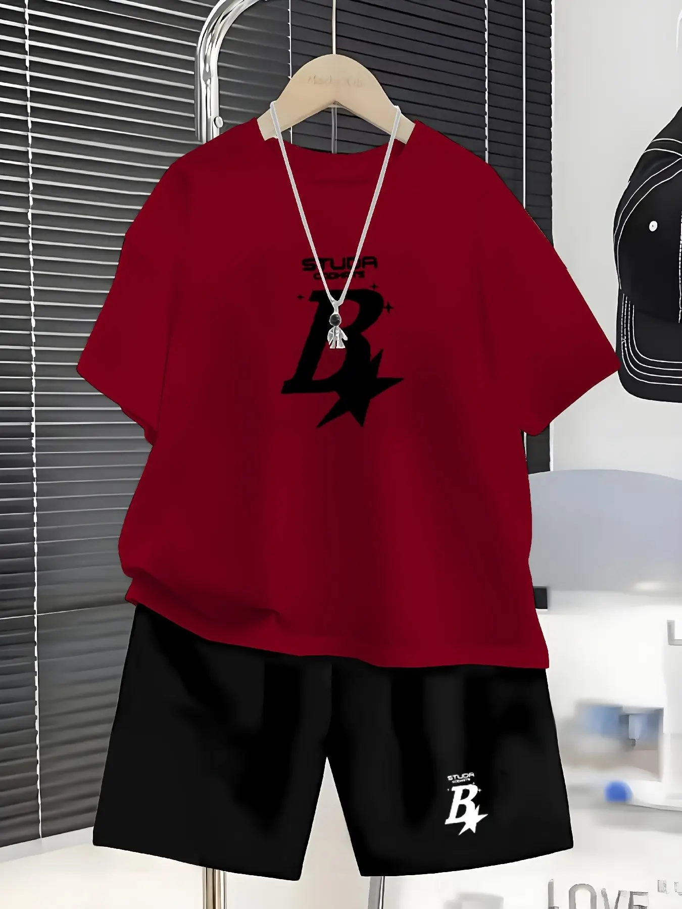Boys' Trendy “STUCA” Letter and Star Print Casual 2-Piece Set: “Street-style ‘STUCA’ logo + letter and star print T-shirt + matching trendy logo shorts” – A stylish, trendy, comfortable, and casual 2-piece set for everyday wear