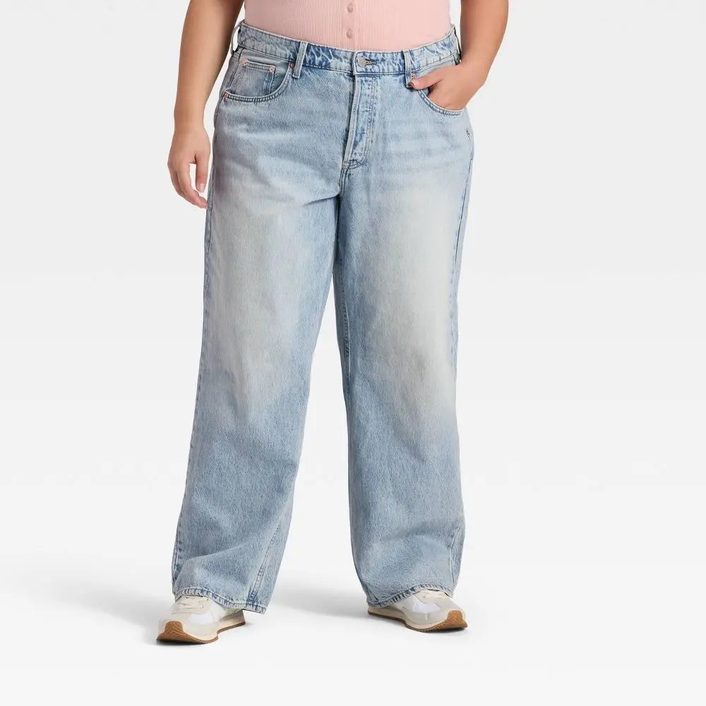 Universal Thread Women's Mid-Rise 90's Baggy Denim Jeans - Cotton