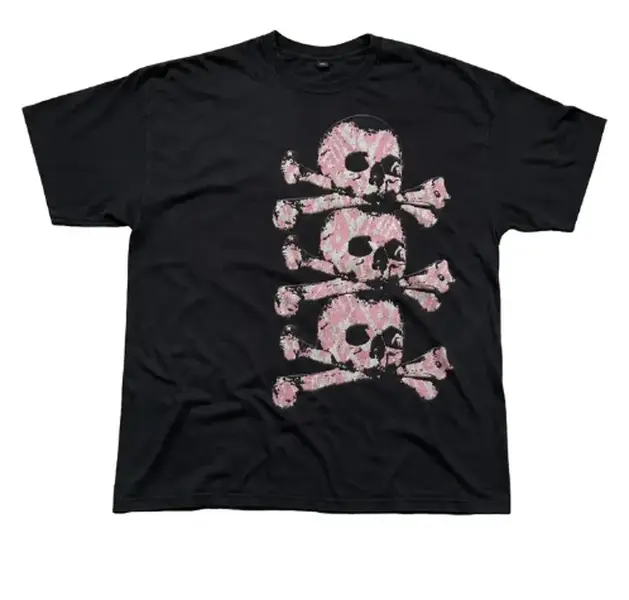 Gildan Men's and Women's T-shirt, Pink Skull Graphic Tee, Y2k Tee, Unisex T-shirt, Gift T-shirt, Y2k Unisex Graphic Tees Gothic Grunge Emo Scene Amity Affliction Style Clothes Menswear Womenswear Streetwear