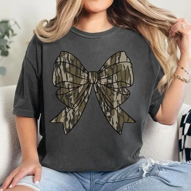 Coquette Camo Bow T-Shirt, Camo Coquette Bow Duck Hunting T-shirt Old School Camo Girls Camo Shirt, Women's Hunting Tee, Womenswear Top Tshirt