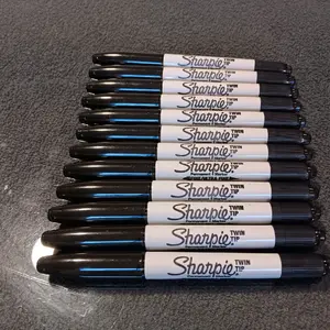 Sharpie Twin Tip MARKERS ASSORTED COLORS / SHARPIE METALLIC MARKERS Plastic