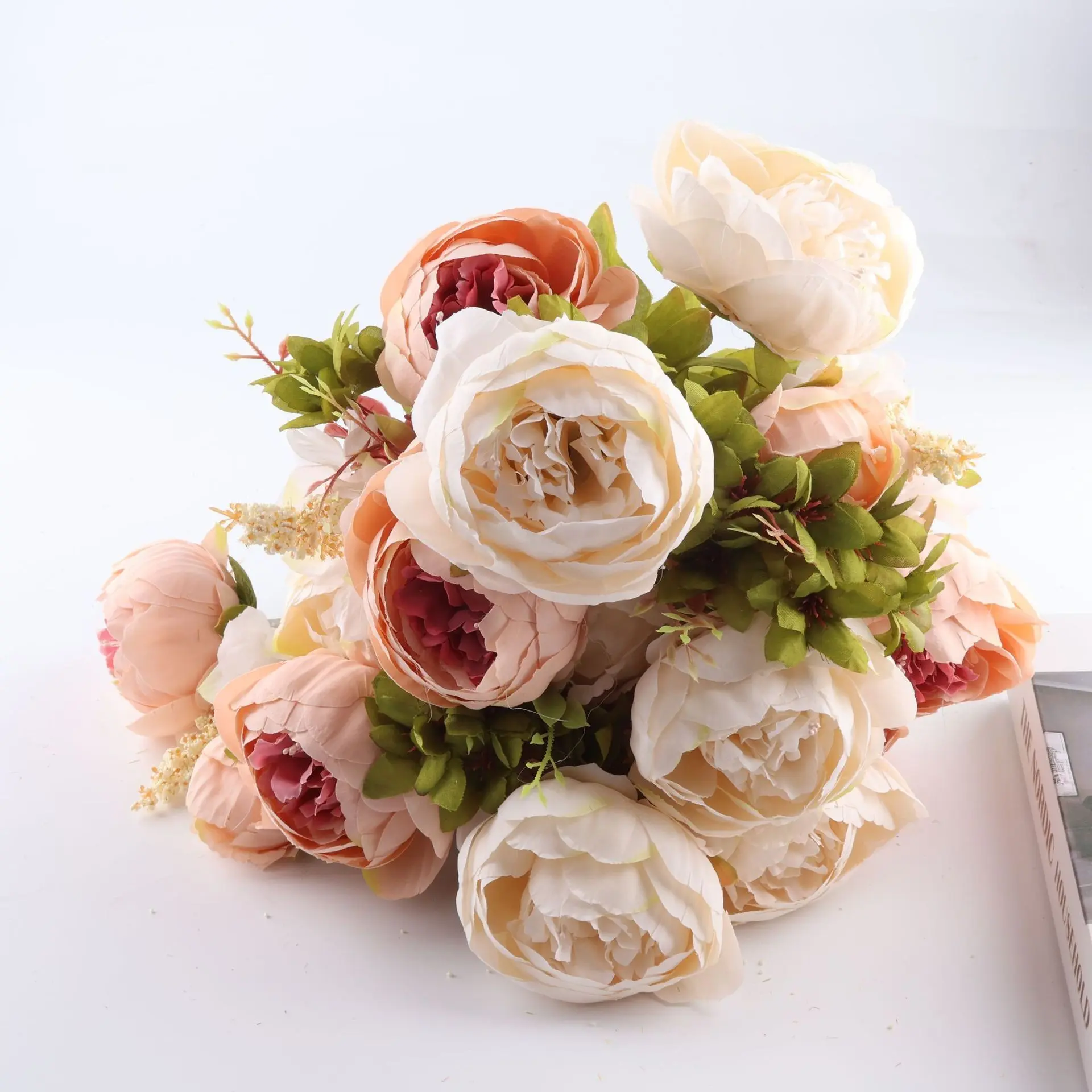 Artificial peony bouquet. Romantic artificial peonies are used for home decoration. Suitable for Valentine's Day, Mother's Day, living room, wedding party anniversary celebration and other occasions, Decorative Fake Flowers, Artificial Flower Decorations.