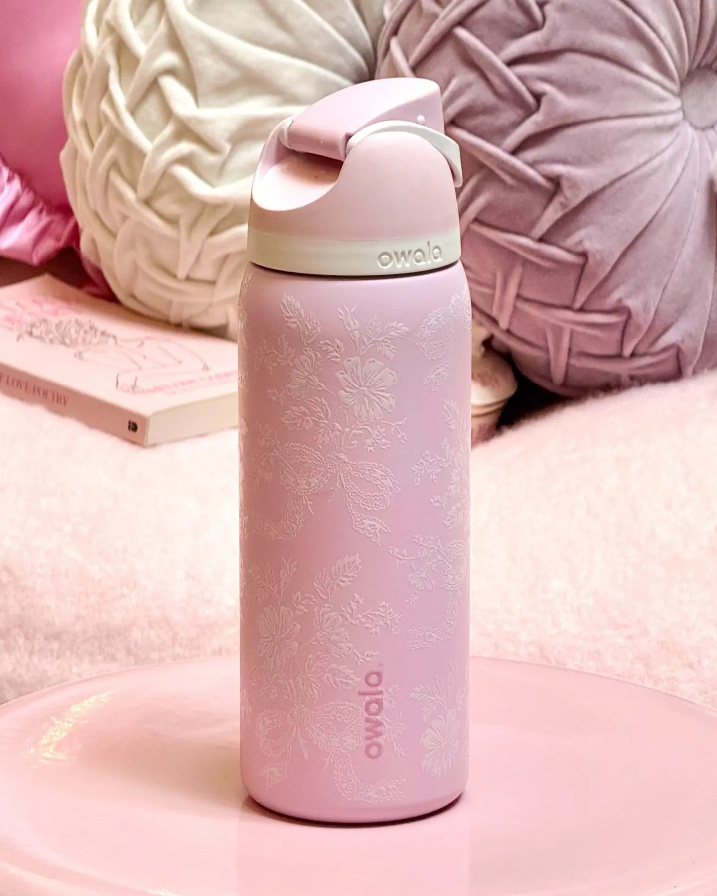 Owala FreeSip Sway 32Oz Insulated Stainless Steel Water Bottle with Straw, BPA-Free, Pink Ribbon Toile