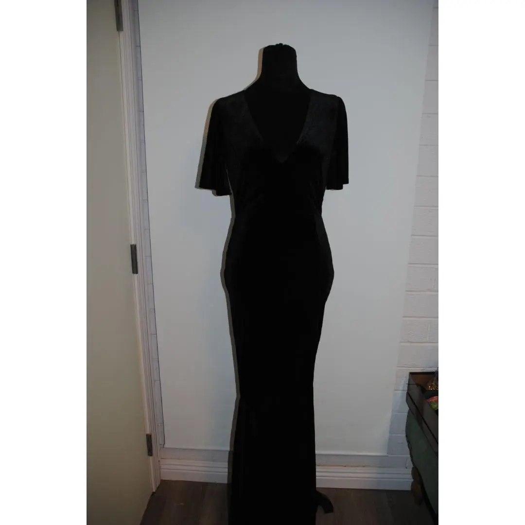 Lulus Black Flutter Velvet Maxi Dress S