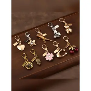 Bear Cherry Clover Butterfly Keychain, Cute Car Key Holder, Bag Accessory, All Seasons Decor, Plain Pattern, Cherry Design